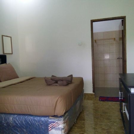 Family Garden Homestay Mangsit Buitenkant foto