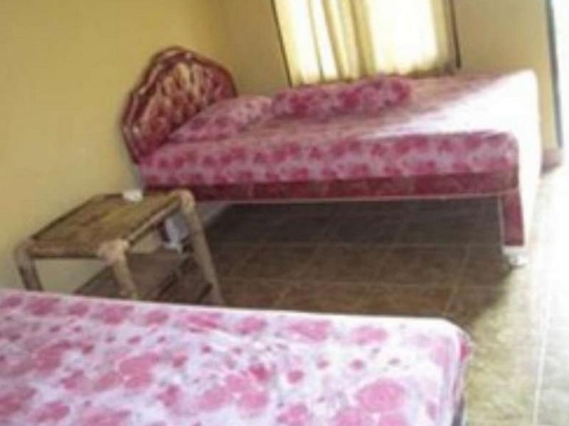 Family Garden Homestay Mangsit Buitenkant foto
