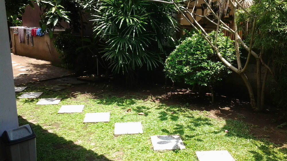 Family Garden Homestay Mangsit Buitenkant foto