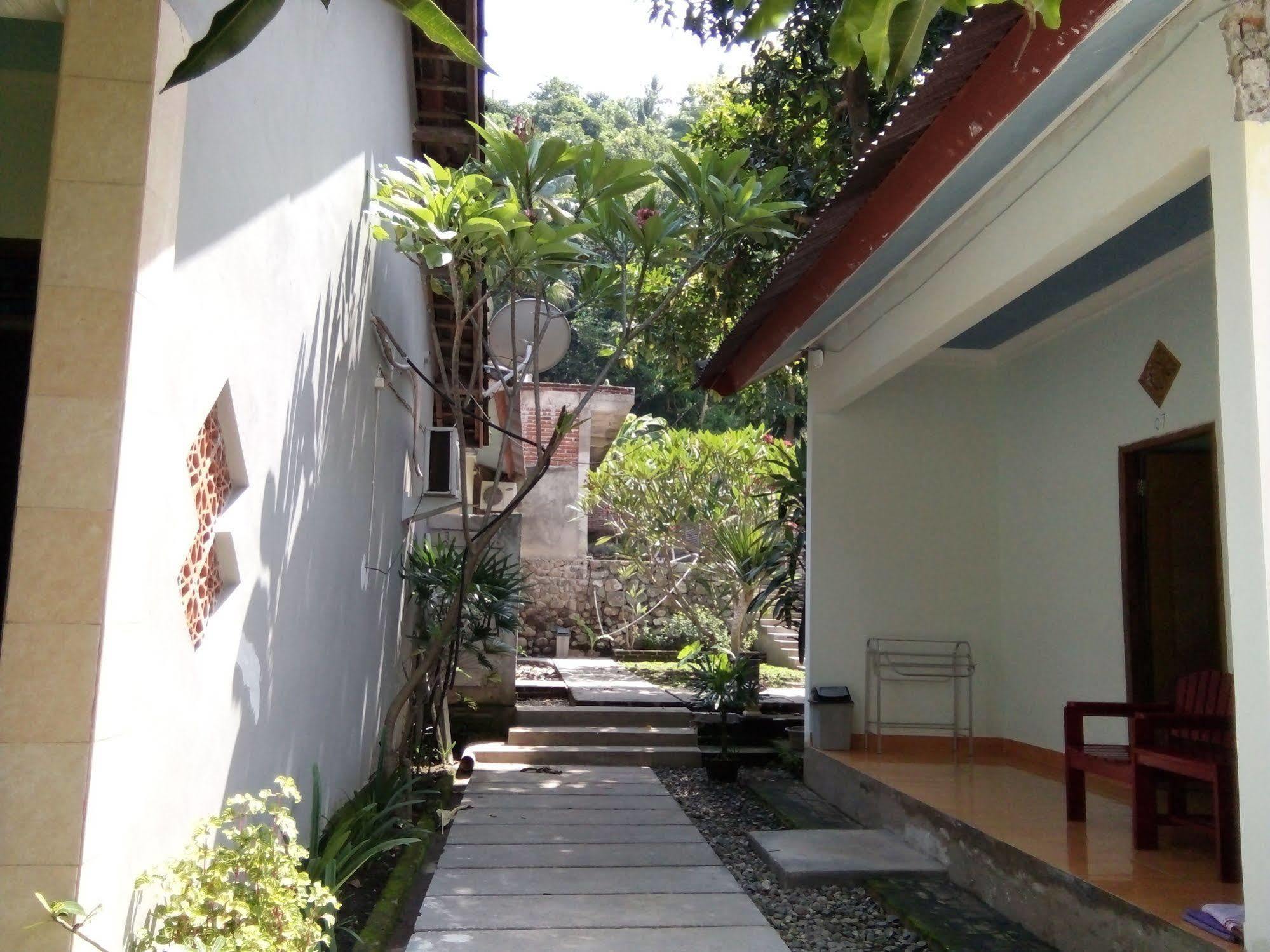 Family Garden Homestay Mangsit Buitenkant foto
