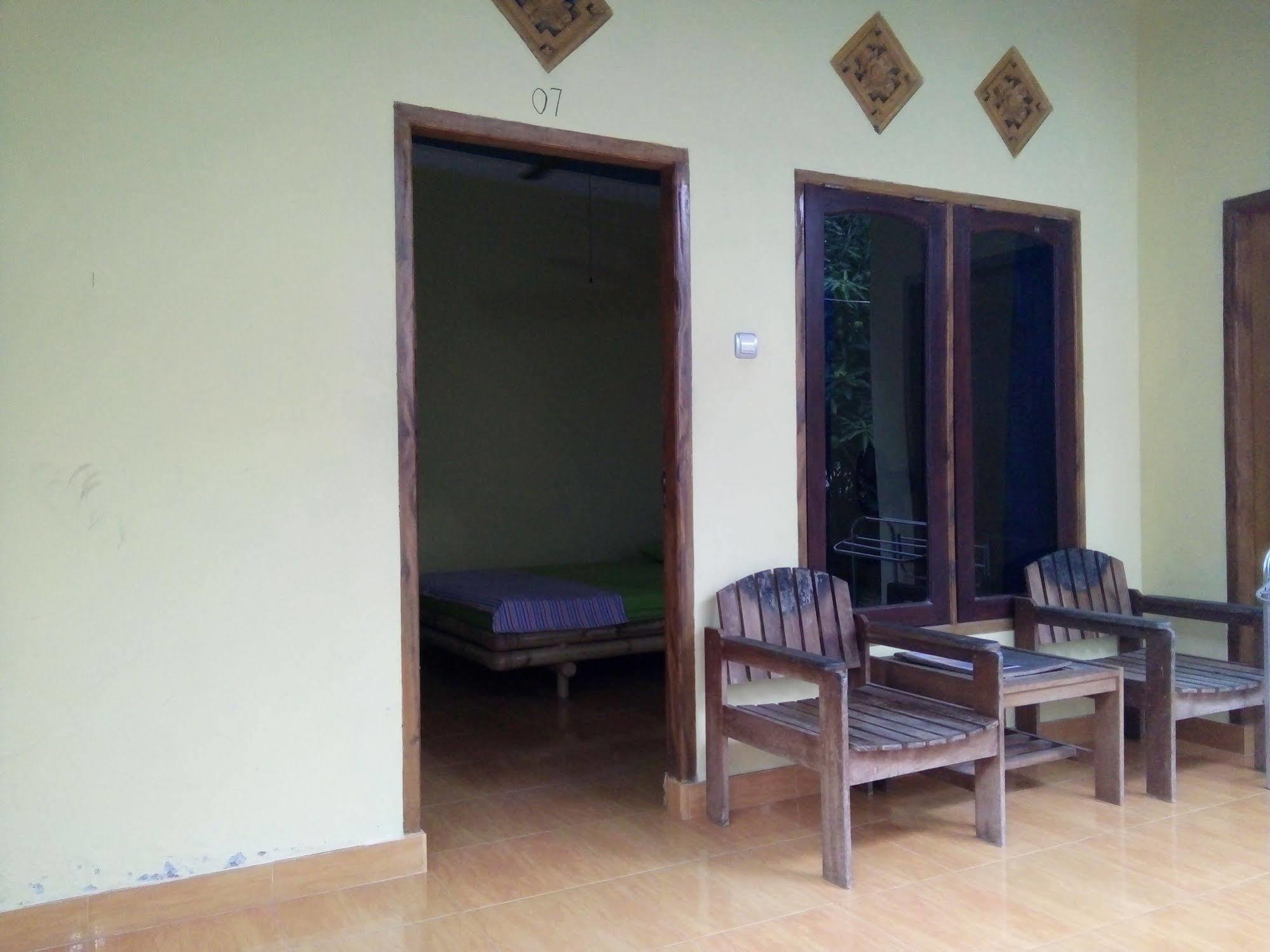Family Garden Homestay Mangsit Buitenkant foto