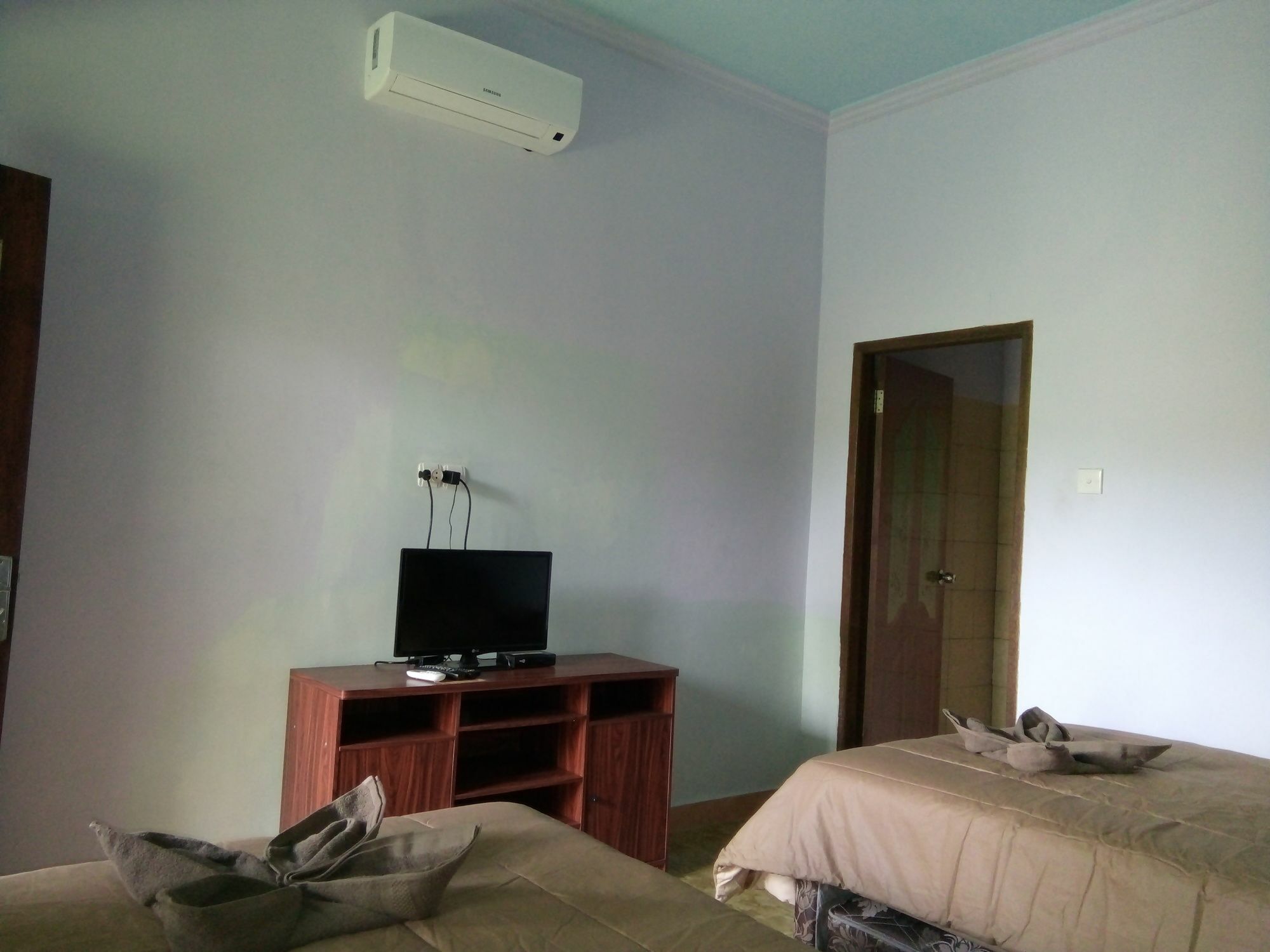 Family Garden Homestay Mangsit Buitenkant foto