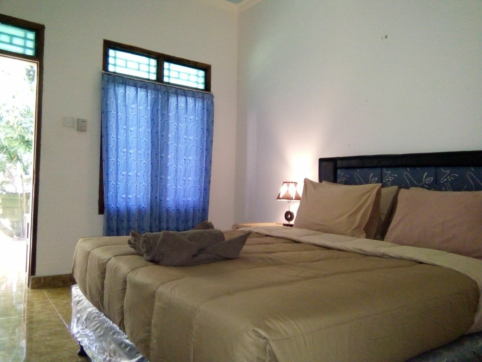 Family Garden Homestay Mangsit Buitenkant foto